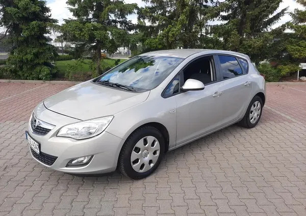 dolnośląskie Opel Astra cena 20900 przebieg: 127000, rok produkcji 2010 z Kołobrzeg